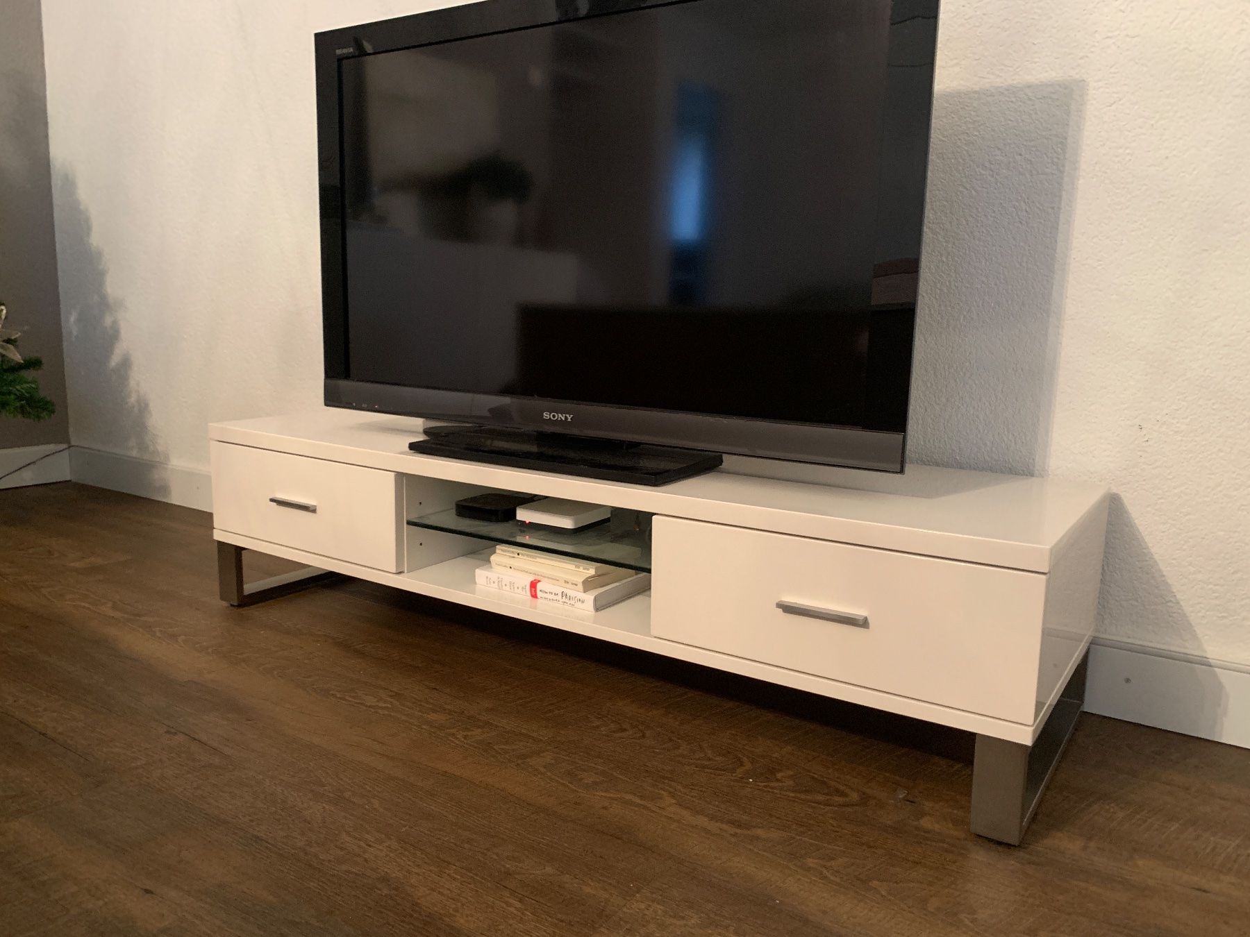 Micasa TV Möbel: Weisses TV-Möbel von Micasa – Gebraucht aus Wallisellen von preloved.fastfashion 1