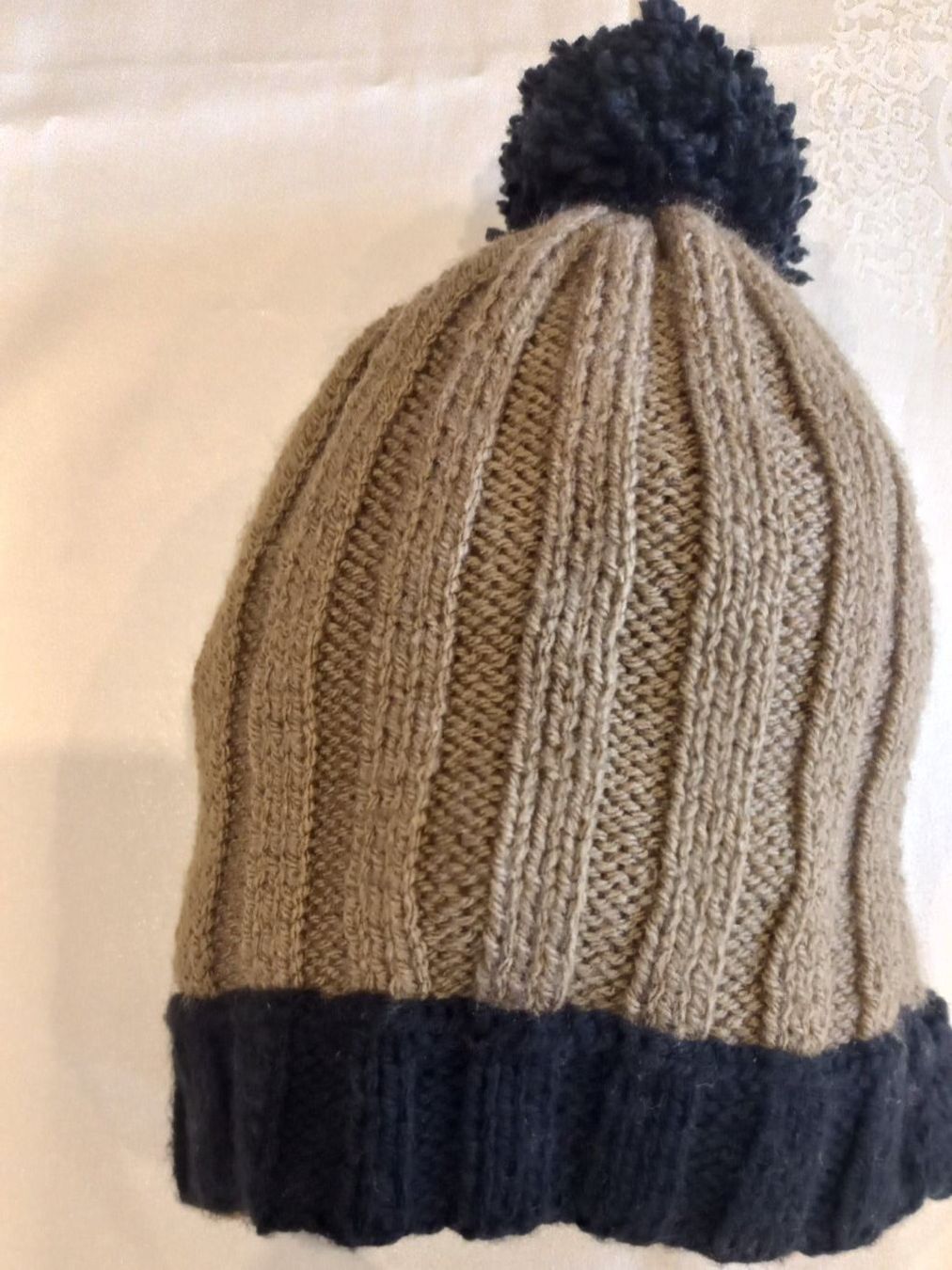 Copricapi, berretti & cappellini: BONNET TRICOTÉ À LA MAIN – Nuovo e nell'imballaggio originale da Dompierre FR venduto da fat_xth5