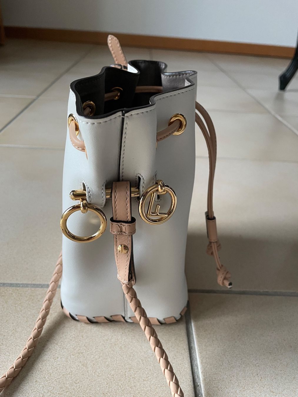 Fendi Borse da donna: Fendi - Mon Trésor Bucket Bag mini – Nuovo (secondo la descrizione) da Nyon venduto da Alex017 7