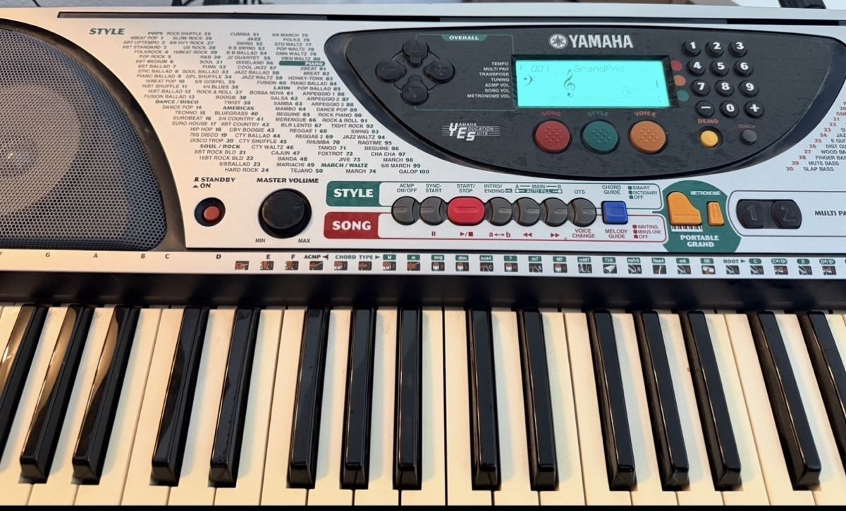 Yamaha Strumenti musicali: Keyboard Yamaha mit Anschlagdynamik – Usato da Gerlafingen venduto da HungerDiva 2