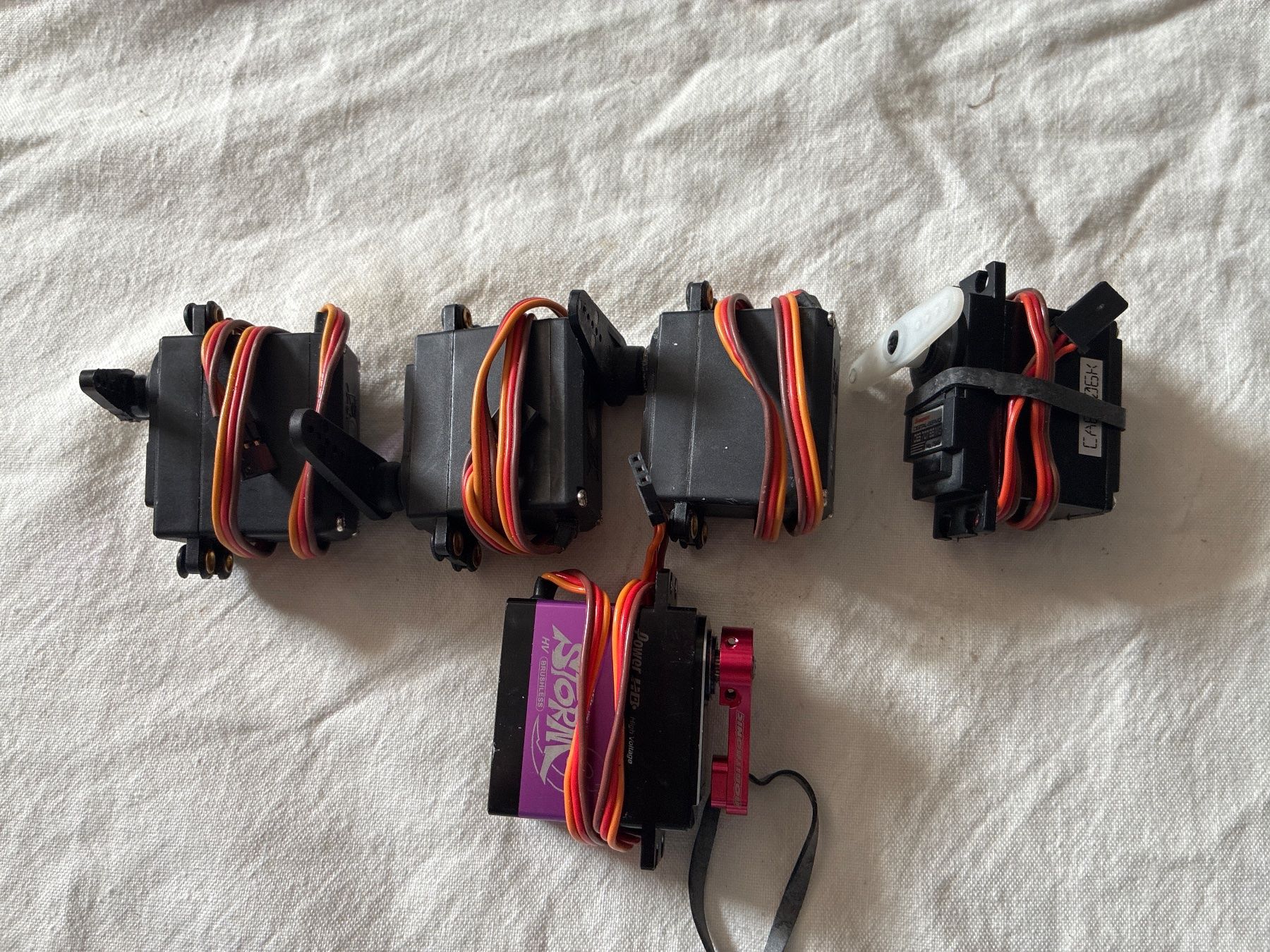 Télécommandes: 5 Rc Servo Digital – D'occasion à Arch par benji14 4
