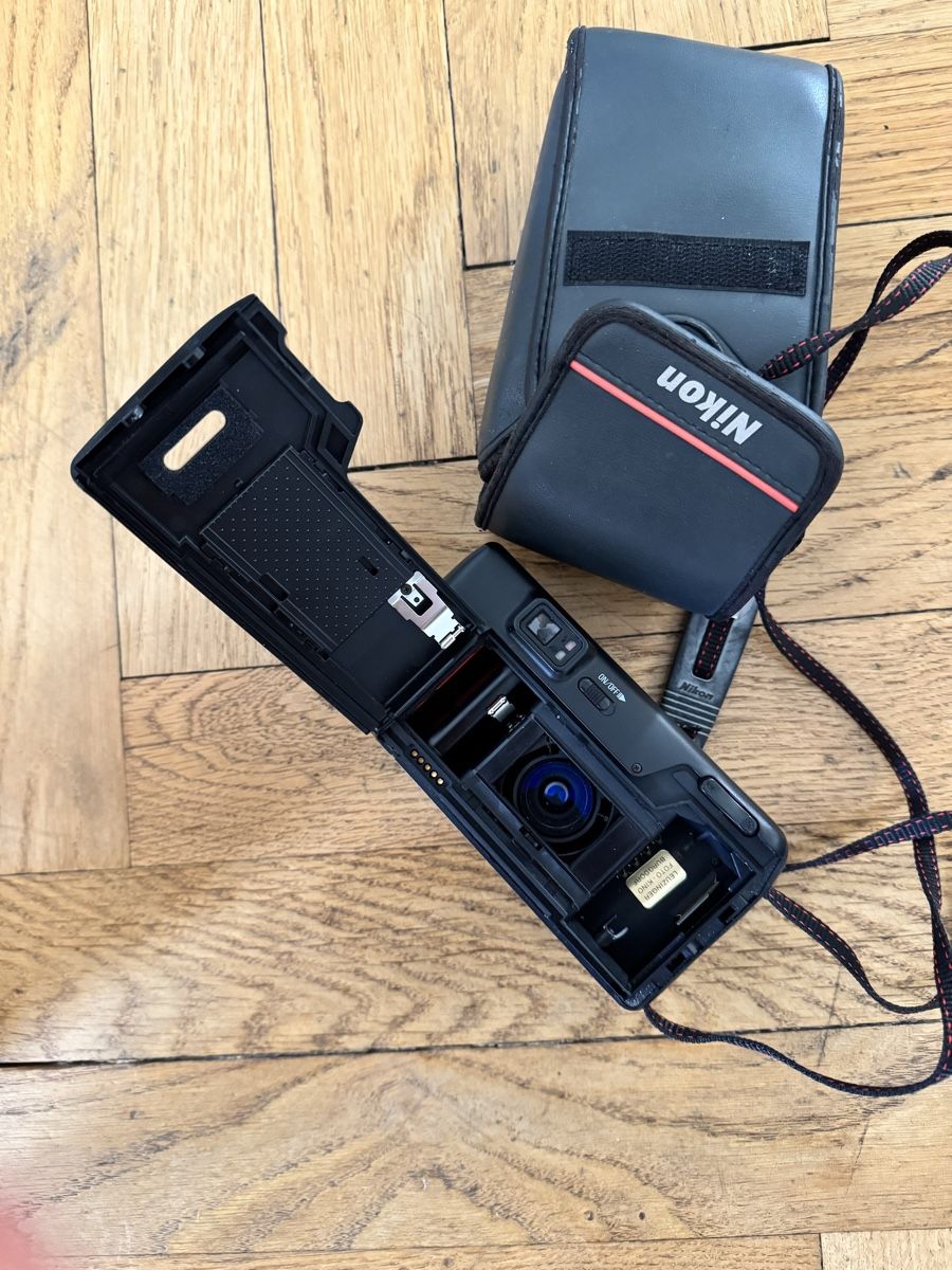 Nikon Kamera: Nikon Analogkamera – Gebraucht aus Zürich von Maxhunger97 1