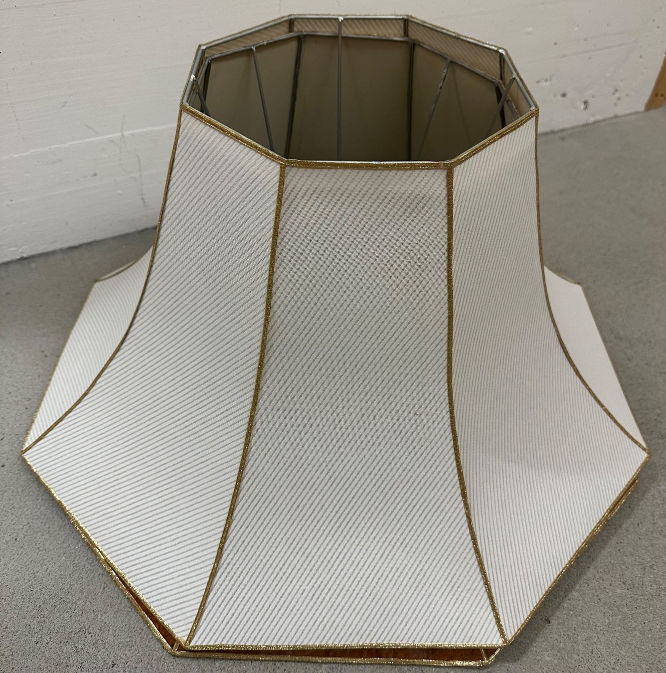 Lampade: Stehlampe aus Messing – Nuovo (secondo la descrizione) da Suhr venduto da Maxmusic2308 6