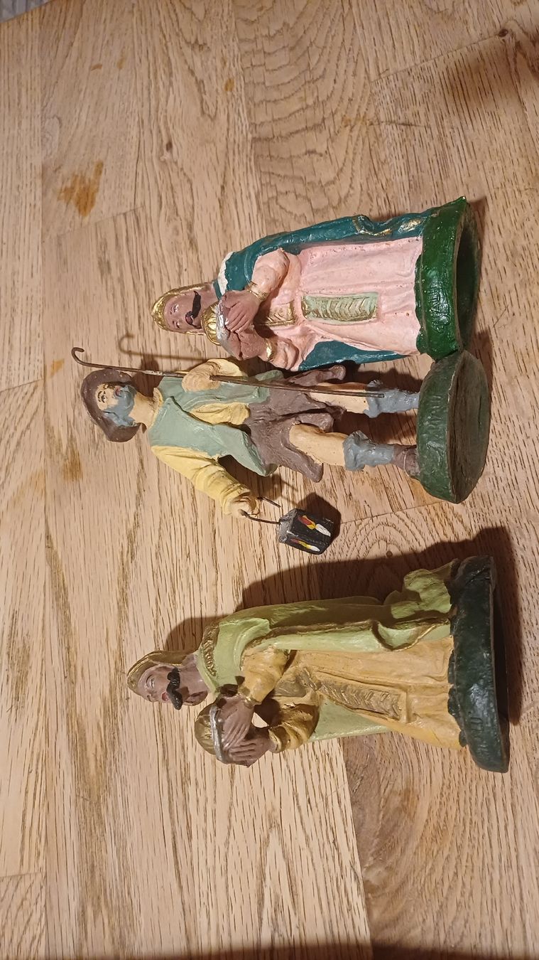 Figurines: Schöne alte Krippenfiguren  – D'occasion à Flawil par Naphtali 7