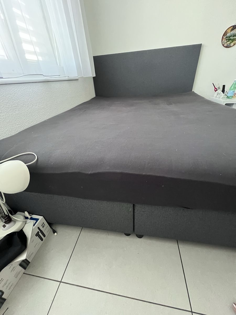 Lits: Boxspringbett 160x200cm anthrazit  – D'occasion à Villmergen par Winklerkeller 1