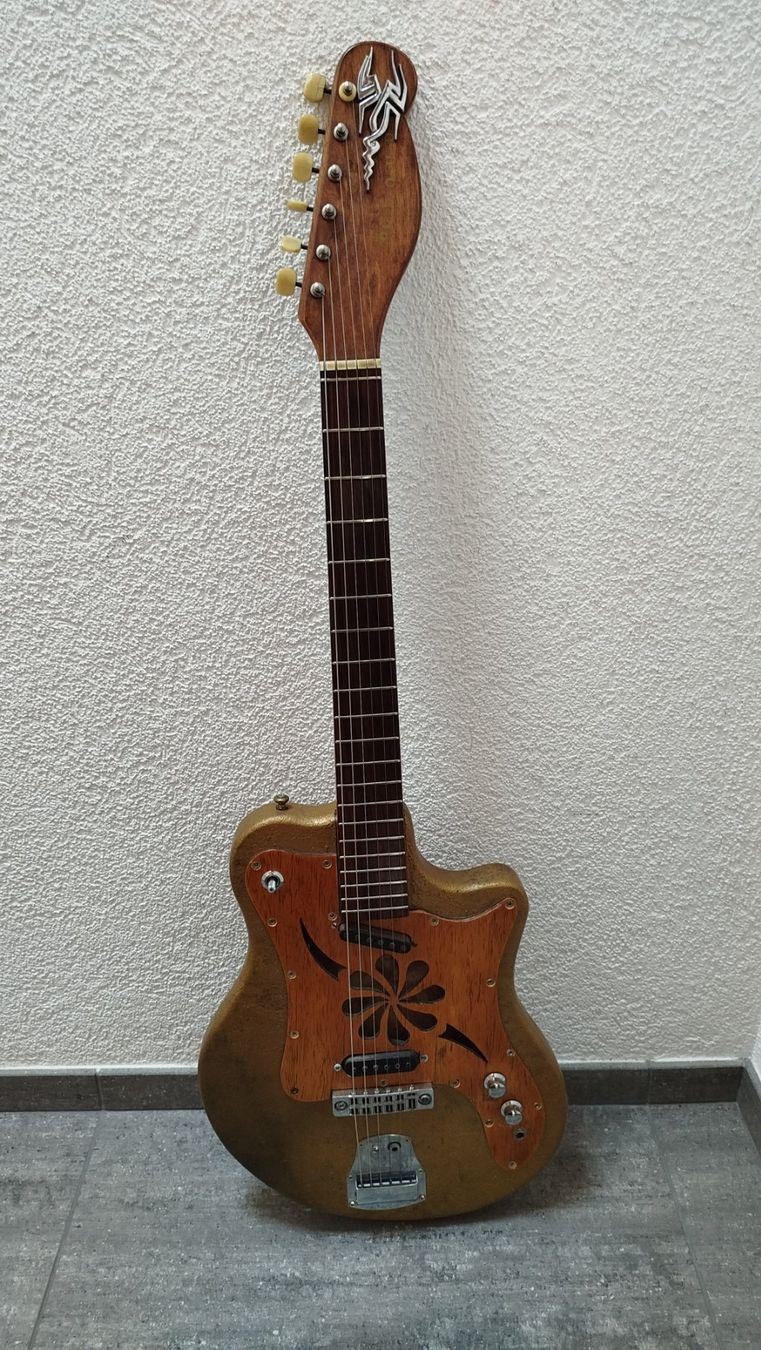 Framus Musikinstrumente: E-Gitarre Framus – Gebraucht aus Siselen BE von lakeland54