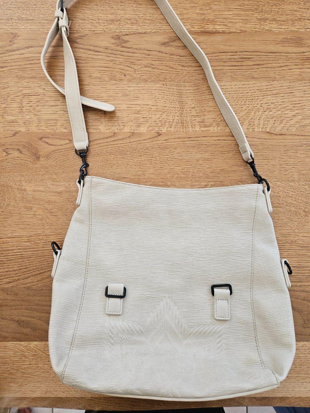 Desigual Borse da donna: Sac Desigual – Usato da Vétroz venduto da sas_yln5 1