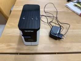 Brother P-touch P700 Etikettendrucker mit Netzteil