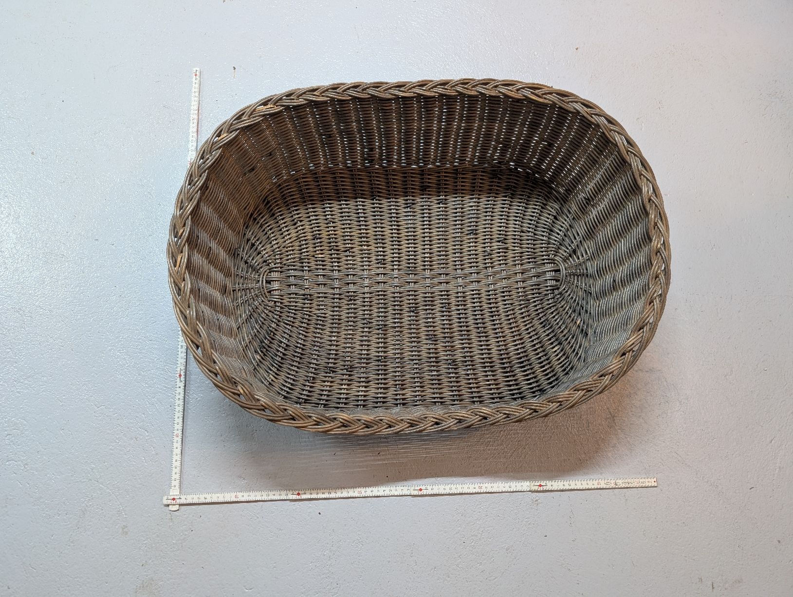 Niches, paniers: Hund oder Katzen Korb oval aus Weidengeflecht braun gebrauch – D'occasion à Ehrendingen par sil_yp5x 2