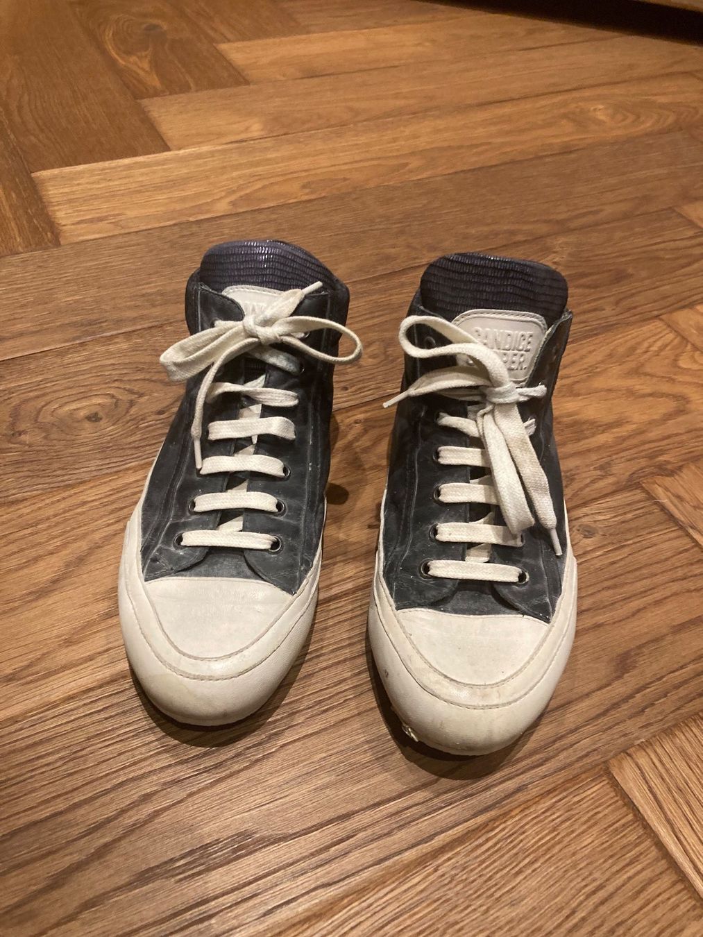 Scarpe da donna: Sneaker – Usato da Rorschach venduto da Loonimuh