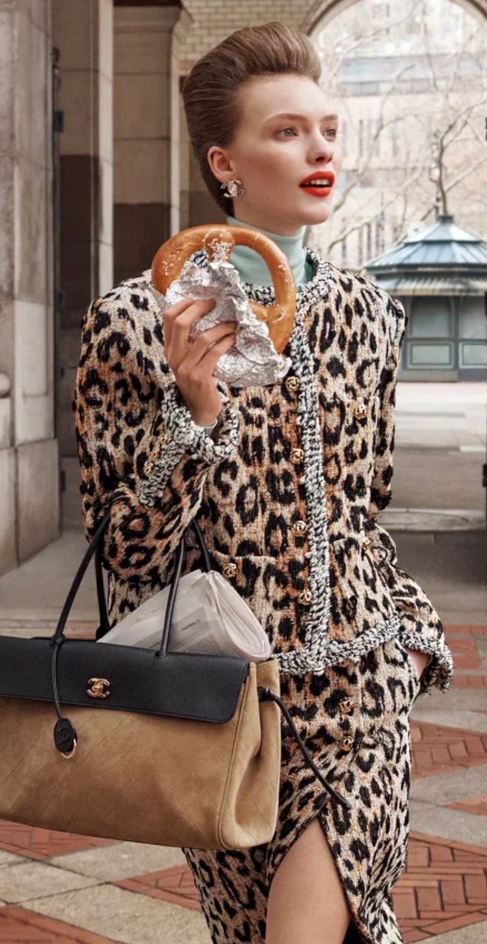 Chanel Sacs femmes: Chanel tote new – Neuf avec emballage d'origine à Fully par Fashion_Mania 9