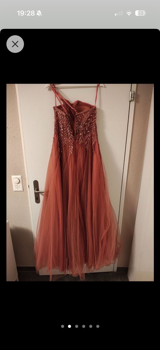 Robes: Langes Abendkleid für Damen – Neuf avec emballage d'origine à Zumikon par naiischoen 2