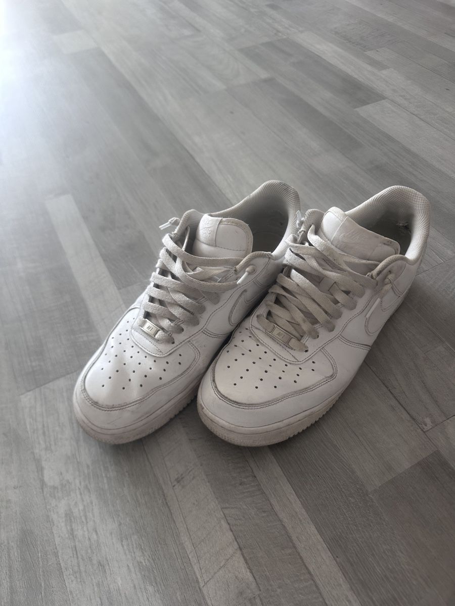Nike Herrenschuhe: Nike Air Force 1 bianche, usate Taglia 44.5 – Gebraucht aus Locarno von AkuR71
