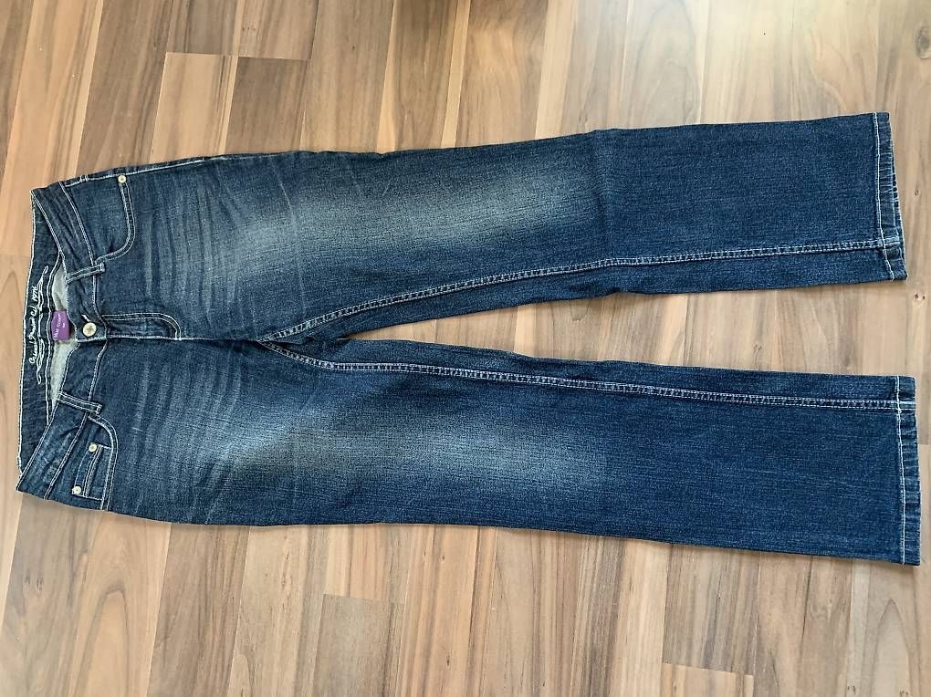 Jeans: Jeans Gösse 38 Neuwertig – Usato da Zeihen venduto da cindyscad