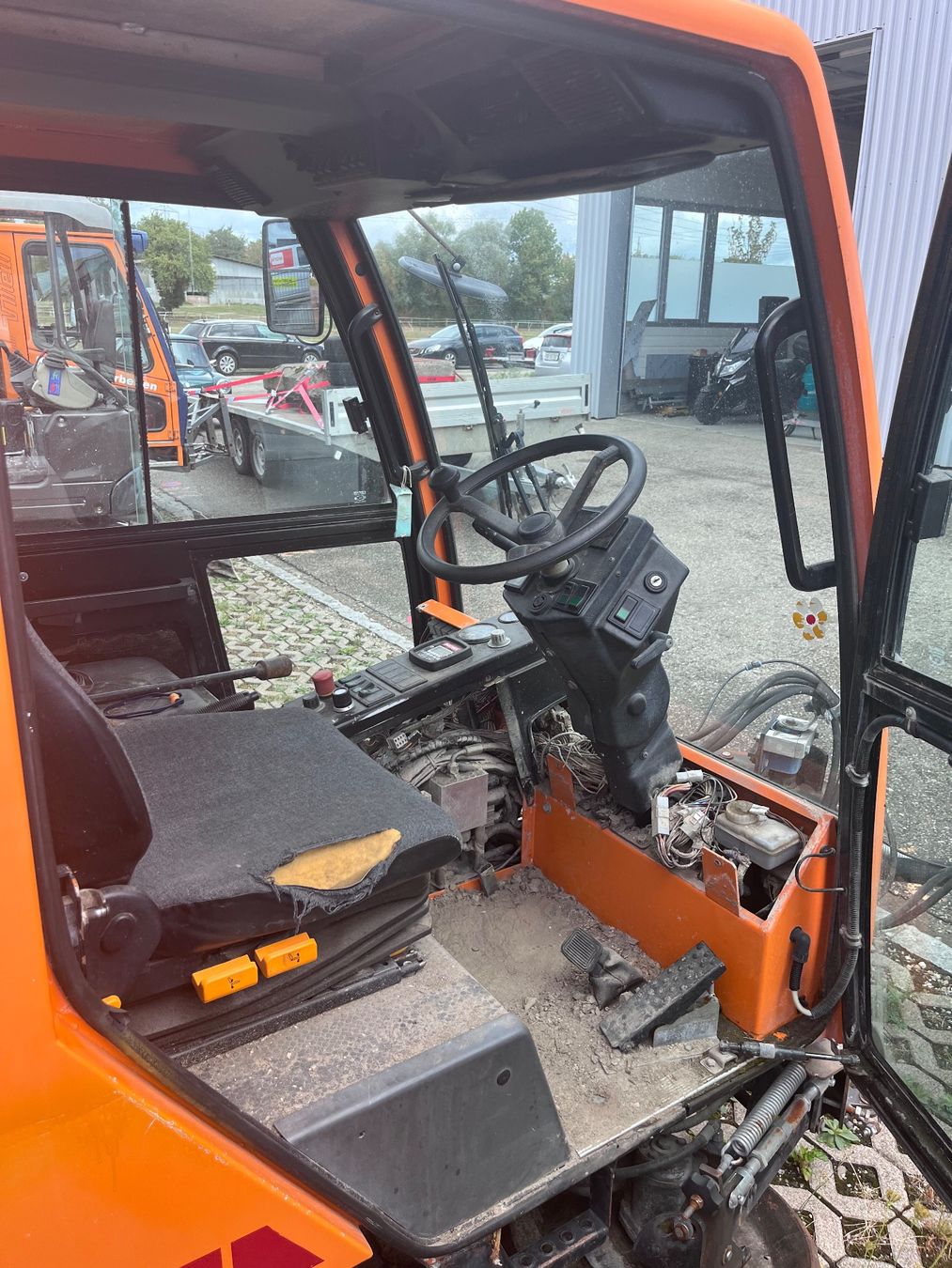 Bucher Alle Maschinen: Bucher CC2000 Putzmaschine – Defekt aus Safenwil von rom_ct95 2