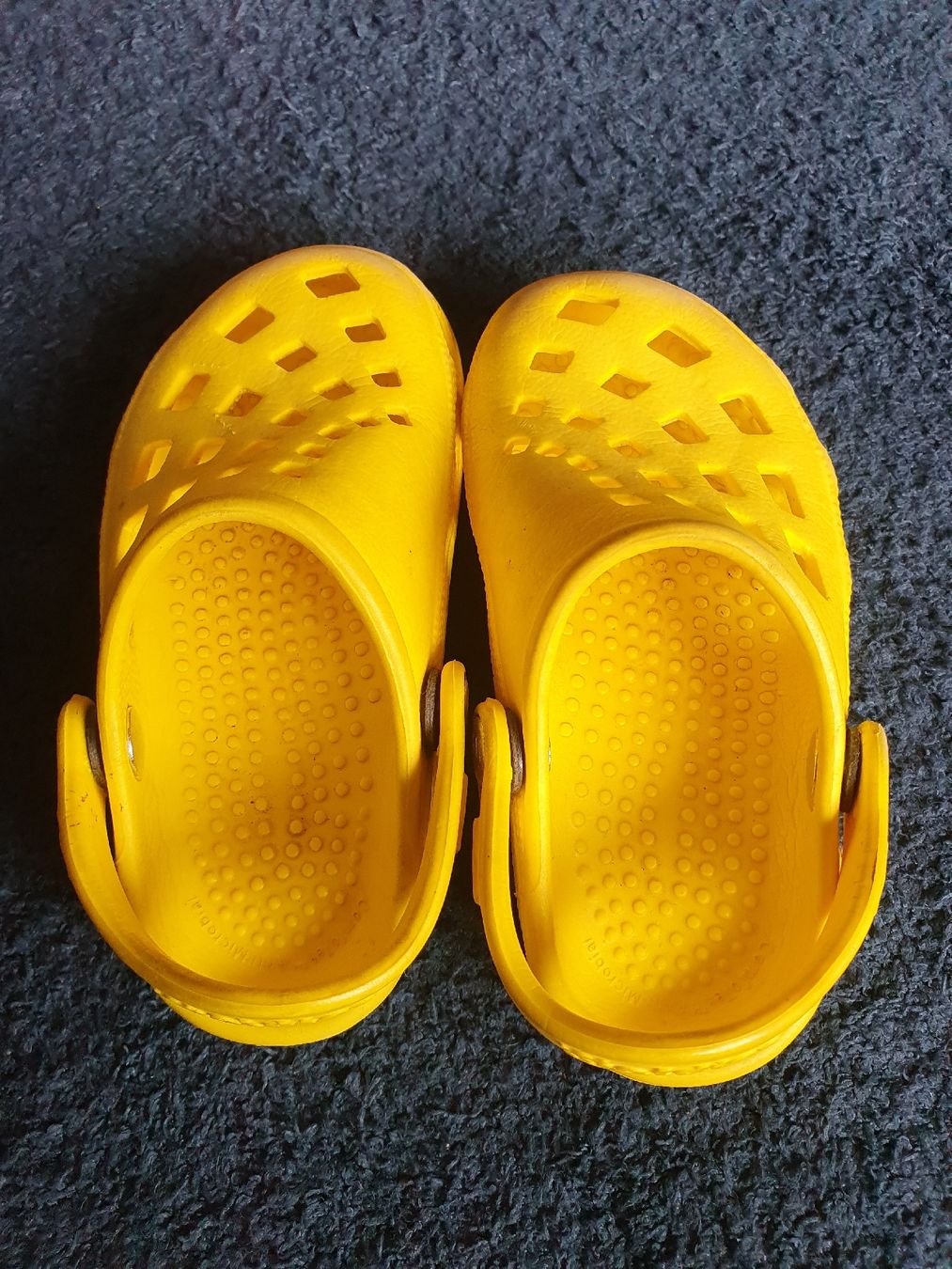 Crocs Scarpe per ragazzi: Gartenschuhe, gelb, Grösse 21/22, K4-5 – Usato da Zürich venduto da cha_bfl5 1