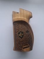 Nussbaum Griffschalen für die Sig P210 mit Daumenauflage 
