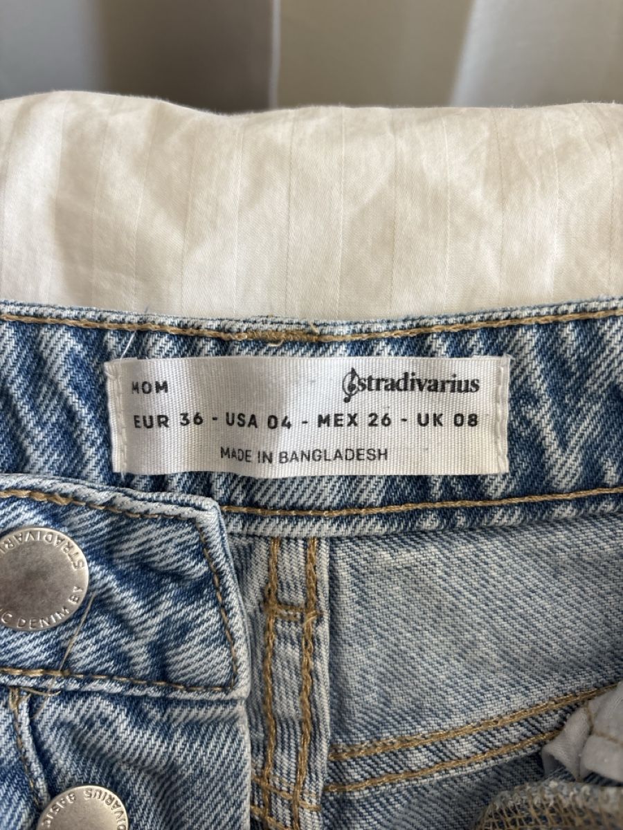 Stradivarius Jeans: MOM Jeans Stradivarius – Usato da Pfäffikon ZH venduto da Coffee44 1