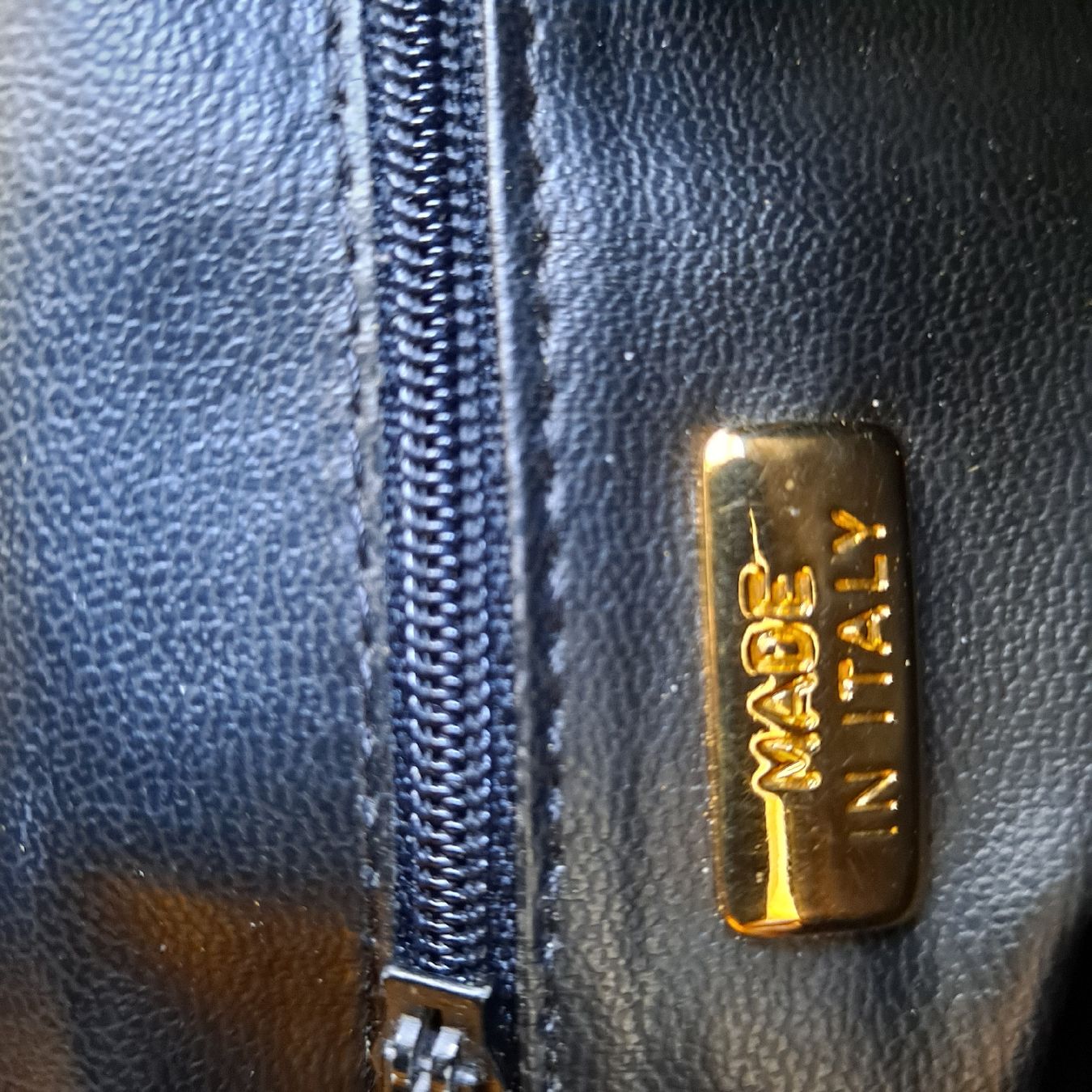 Taschen für Damen: Ledertasche Crossbody made in Italy  – Gebraucht aus Liestal von Mas-Y-Mas 2