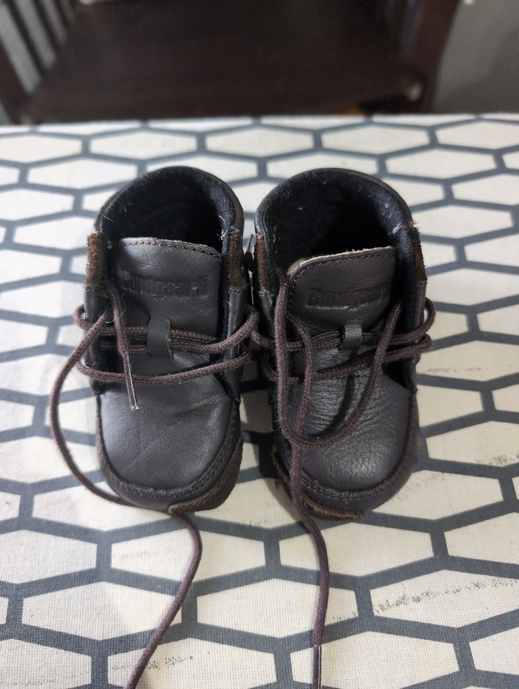 Scarpe per ragazzi: Echtleder Lernlaufschuhe, Gr 18 – Usato da Busswil BE venduto da MissMuffin