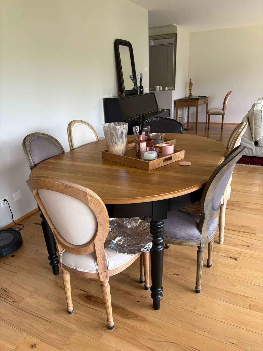 Maisons du monde Tavoli: Table à manger ronde/ovale chêne naturel clair extensible – Usato da Vich venduto da NatachaCK