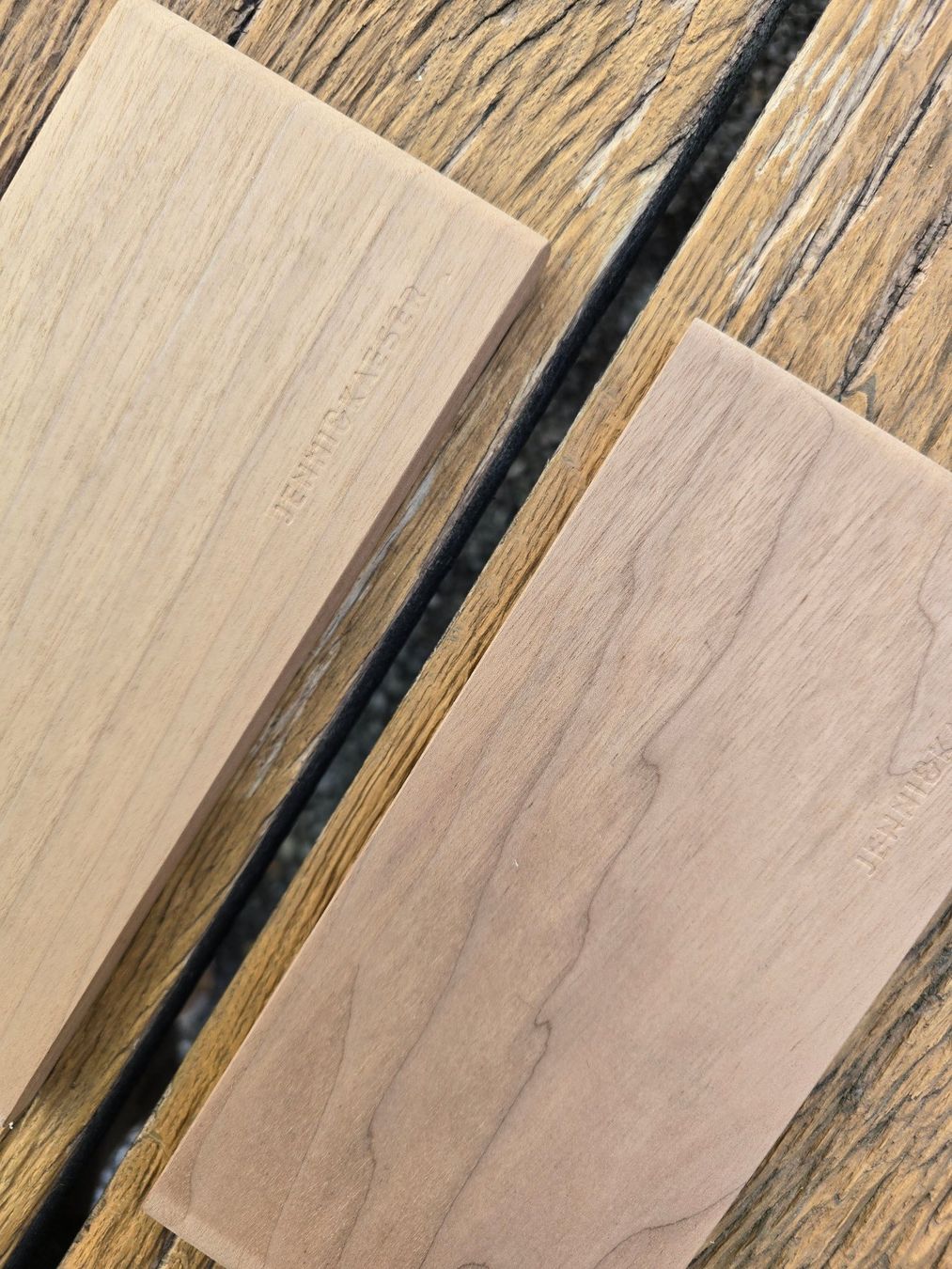 Articoli in legno: Holz: Brett-Set 2-tlg. Nussbaum – Nuovo (secondo la descrizione) da Romanshorn venduto da Rachacha 1