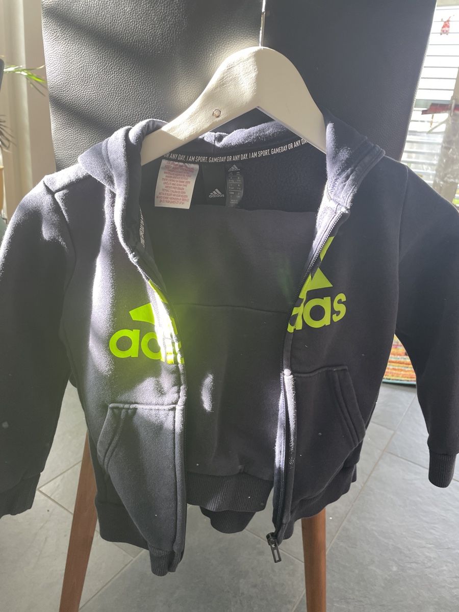 Adidas Lotti & Set di vestiti: Adidas Training set – Usato da Spreitenbach venduto da bea_wrh6