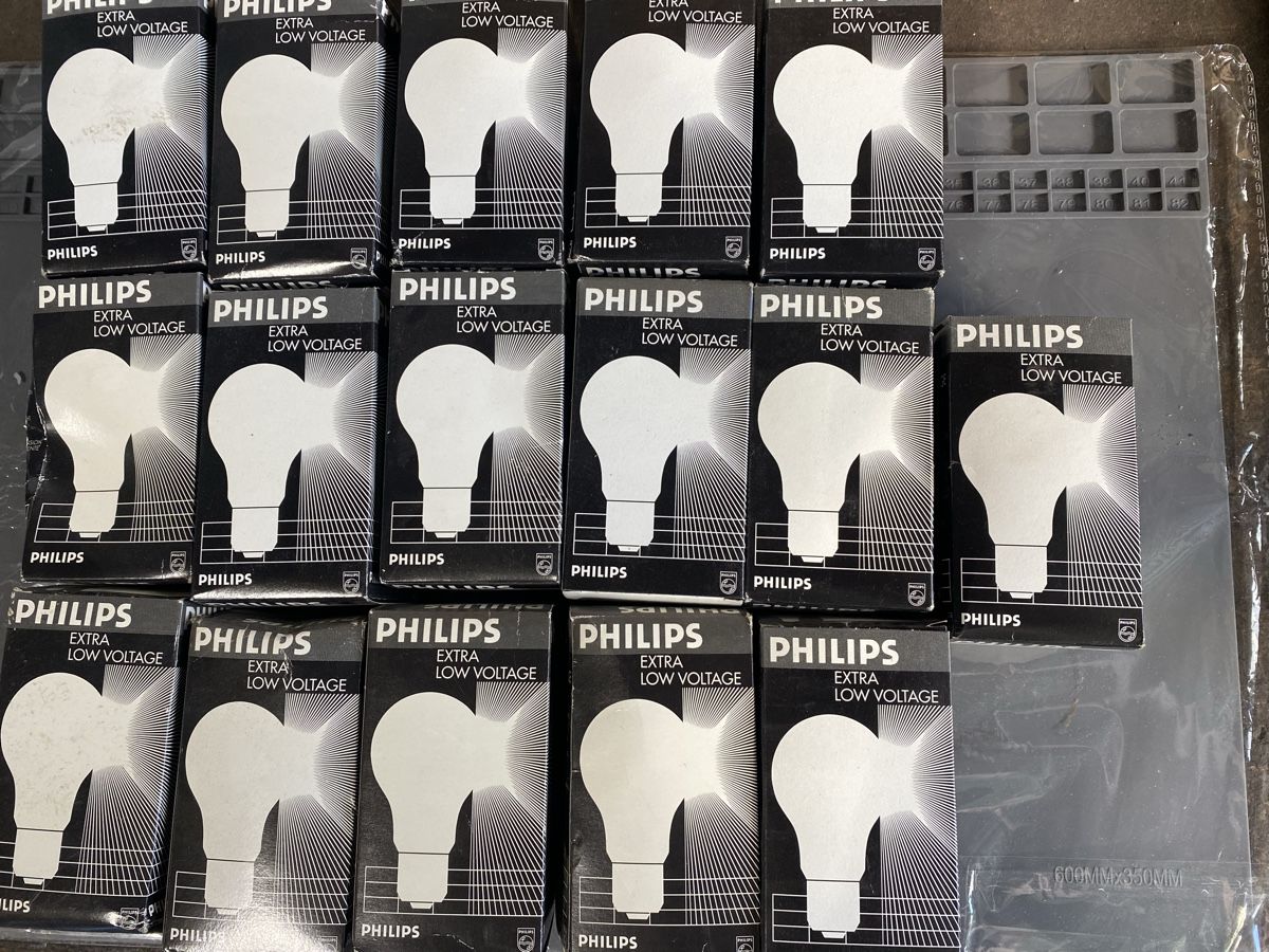 Philips Lampade: Glühbirnen 165Volt – Nuovo e nell'imballaggio originale da Aeschlen venduto da rudemood