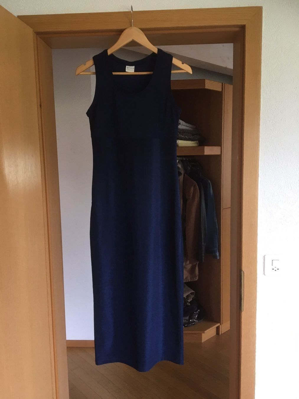 Kleider: Langes anliegendes blaues Kleid – Gebraucht aus Schönenwerd von iolilly