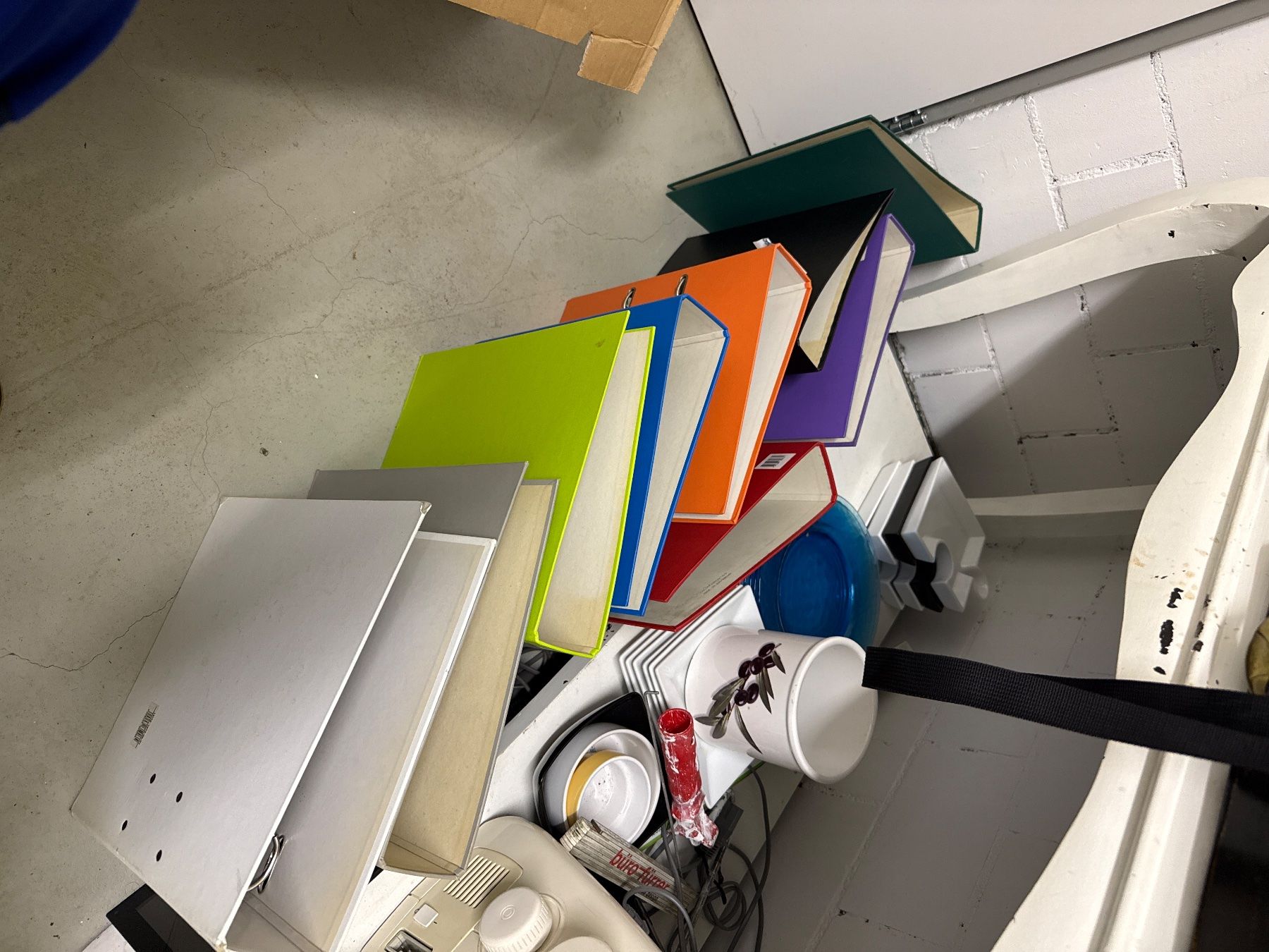 Ordner: Ordners – Gebraucht aus Madetswil von res_sfr6 2