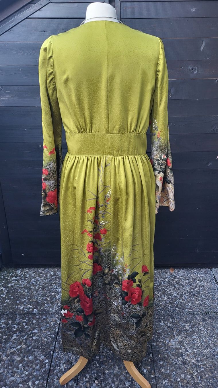 Vestiti: Robe en soie olive – Nuovo (secondo la descrizione) da Fribourg venduto da VictoriaShop7 2
