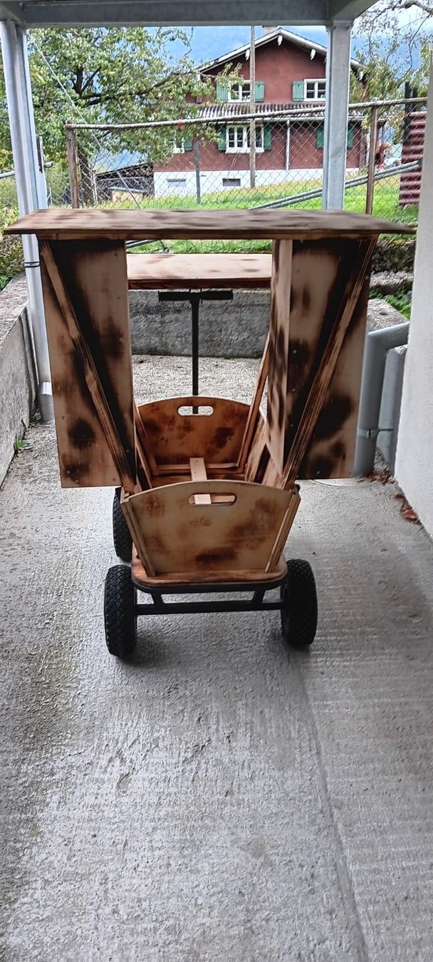 Carrelli di trasporto: Bollerwagen mit Aufbau – Usato da Giswil venduto da ale_l8p9 2
