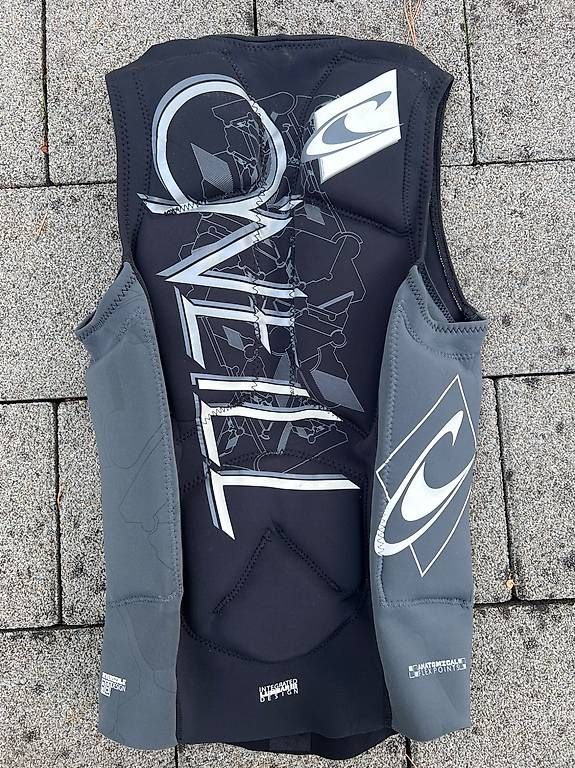 O'Neill Gilets de sauvetage: Schwimmweste Wakeboard Oneil – D'occasion à Oberwil BL par t-jay-double-u