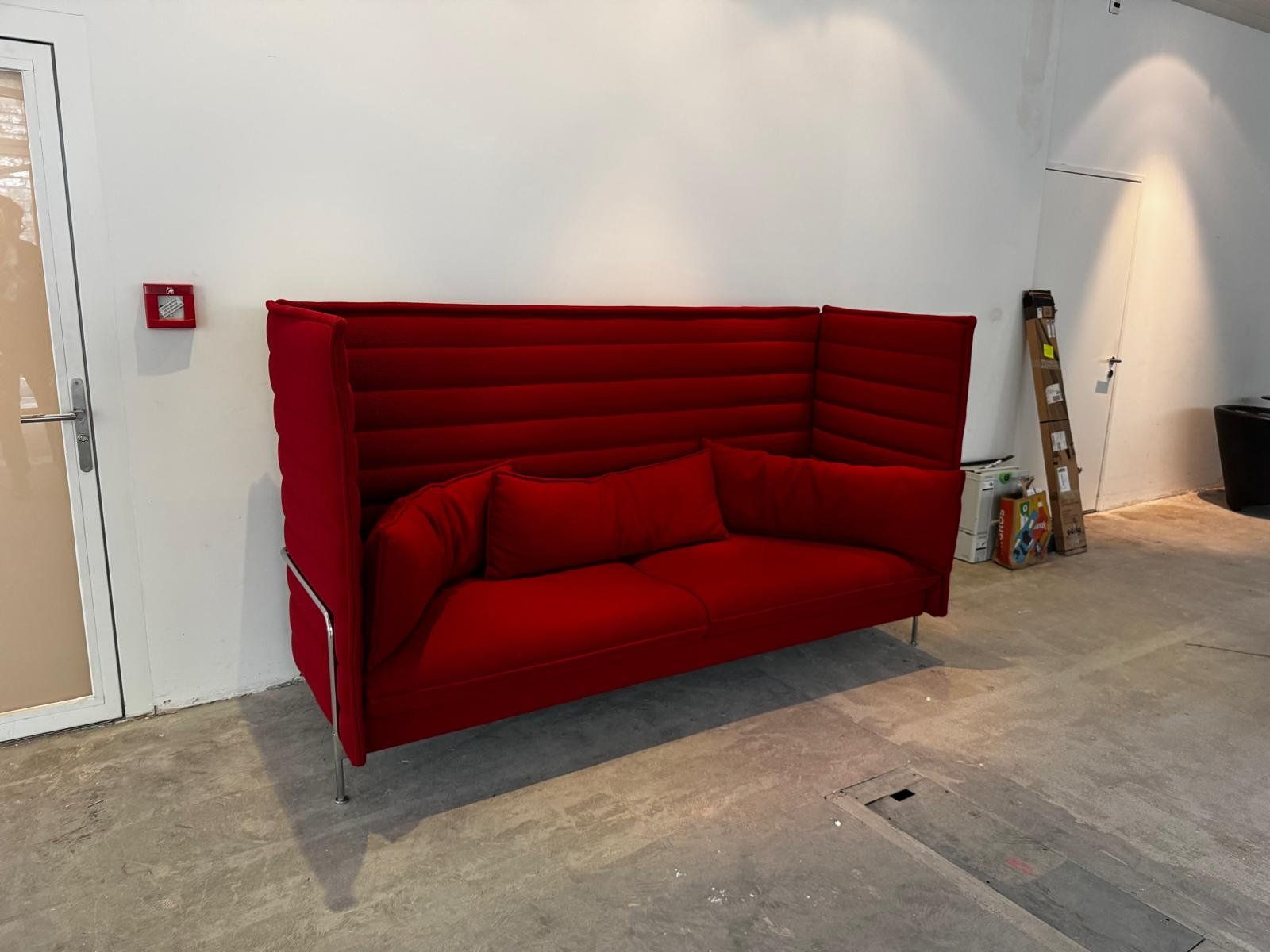Vitra Sofas: Vitra Alcove 3er Sofa Rot – Gebraucht aus Zürich von Zapro 3
