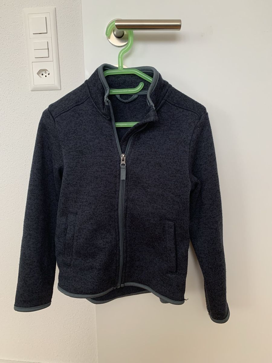 Tchibo Jacken & Mäntel: Strickjacke Pullover Gr. 122/128 – Gebraucht aus Dinhard von PS83