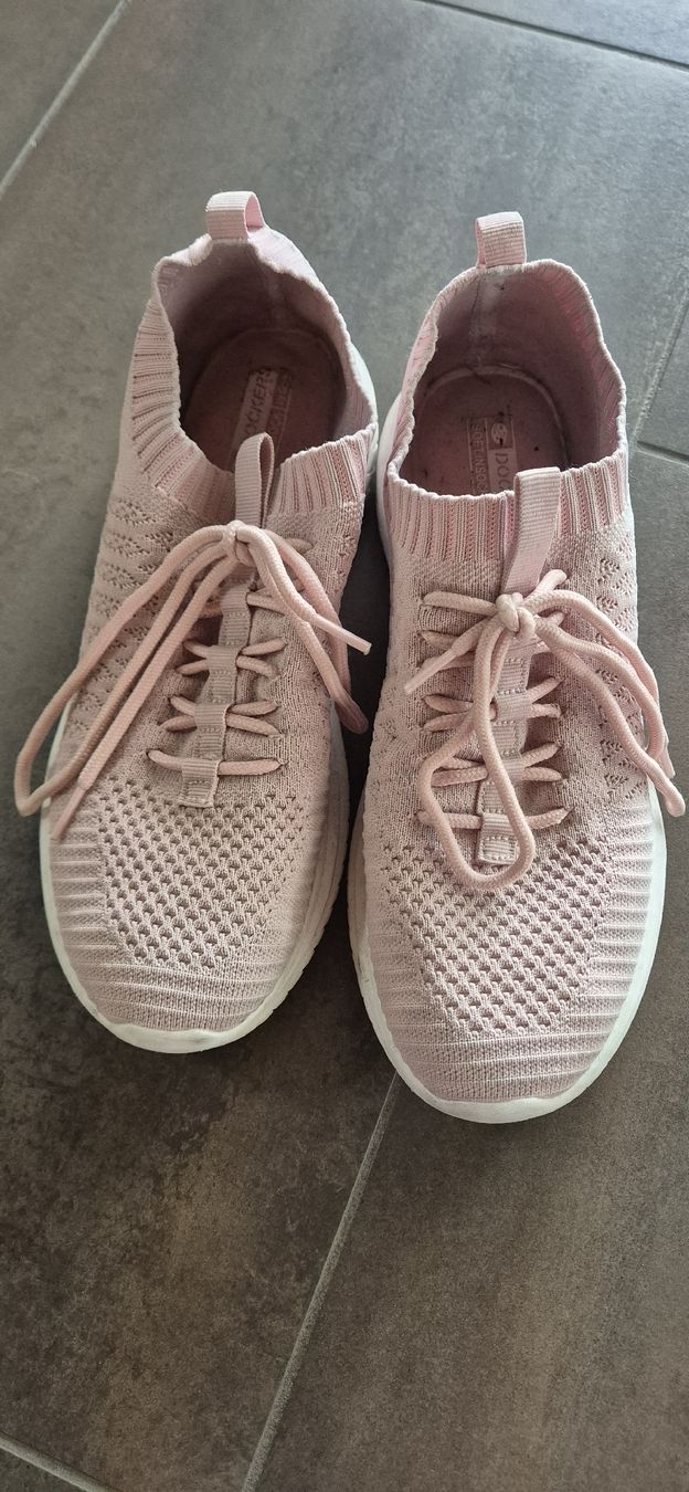 Scarpe da donna: Sneaker – Usato da Wuppenau venduto da Suenneli10 1