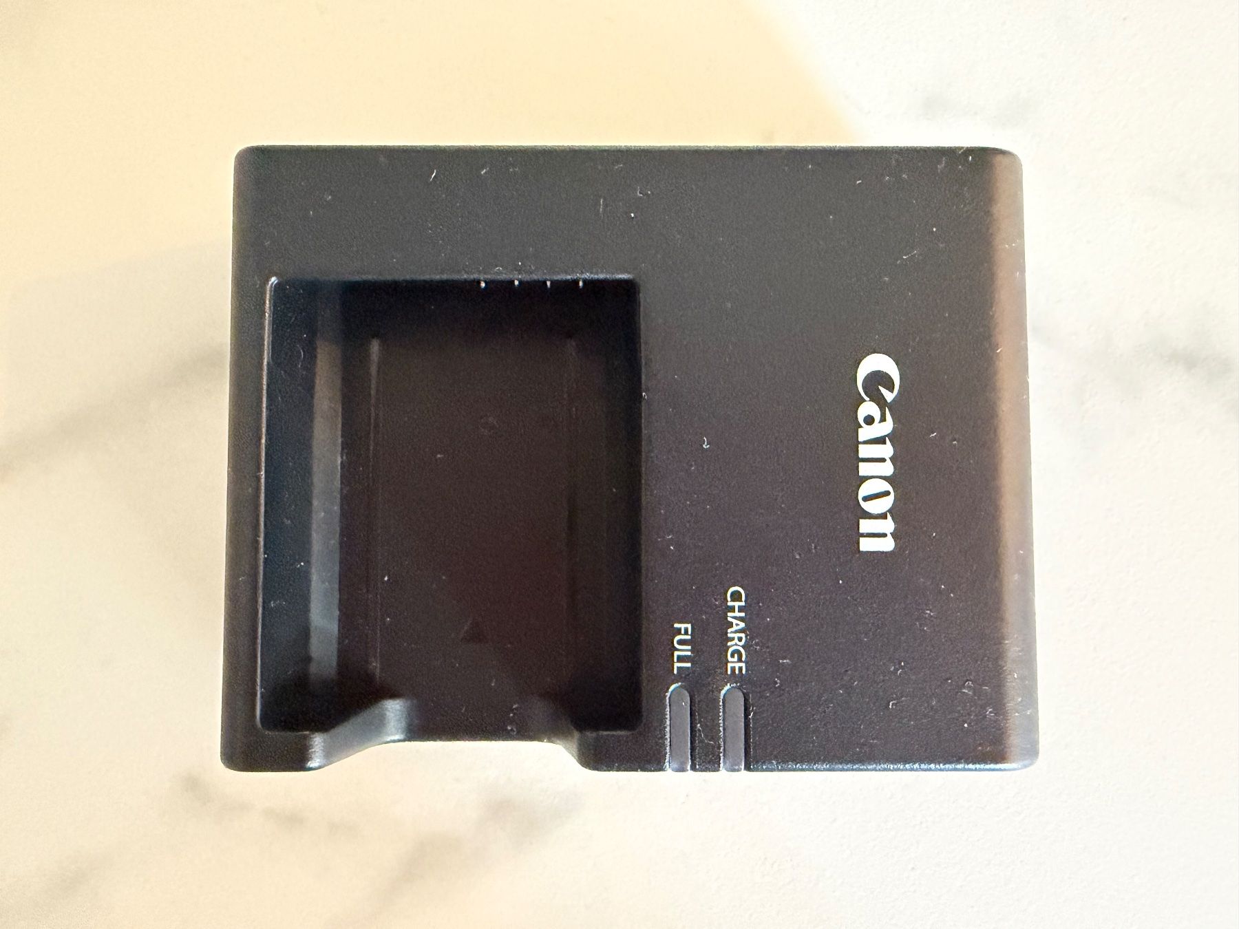 Canon Appareil photo: Canon EOS 1300D + 2 Objektive + SD-Karte + Ladegerät – D'occasion à Otelfingen par kan_cs56 3