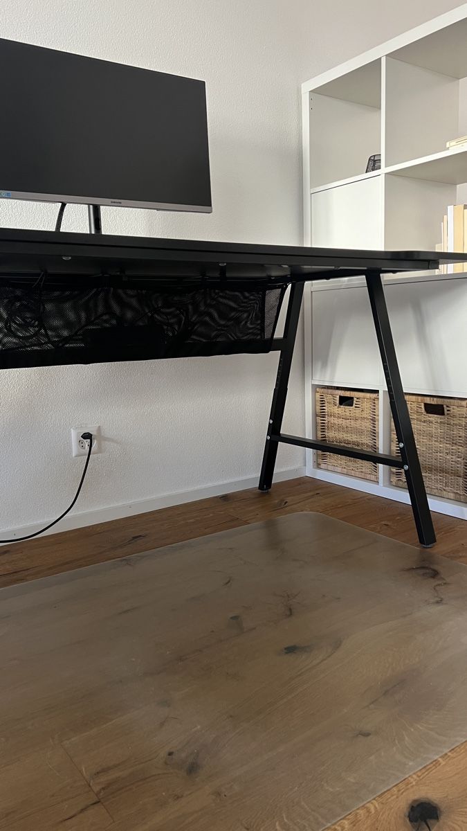 Scrivanie: IKEA Utespelare desk – Nuovo (secondo la descrizione) da Dietikon venduto da atc_fxv9 4