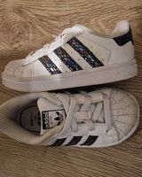 Adidas Sneakers Grösse 22