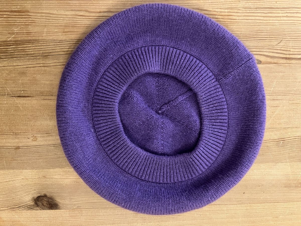Copricapi, berretti & cappellini: Kaschmir Berret neu, NP 80.- – Nuovo (secondo la descrizione) da Zürich venduto da ViolettRosenRot 1