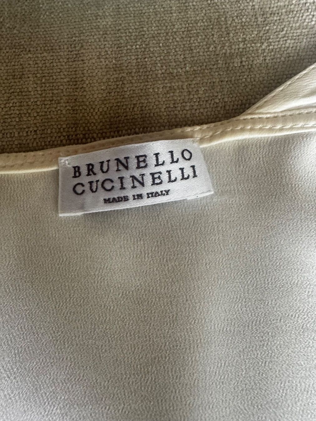 Brunello Cucinelli Top: Brunello Cucinelli Seidentop – Usato da Baar venduto da Arina2 4