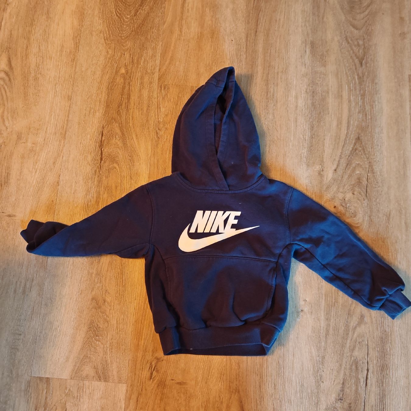 Maglioni & Felpe: Nike Kapuzenpullover Gr. 98-104, Dunkelblau – Usato da Seon venduto da Rambo811