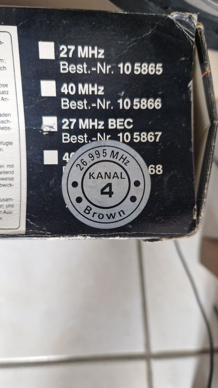 Telecomando: télécommande Delta Top RC avion ou autre – Usato da Les Acacias venduto da str_6prq 2