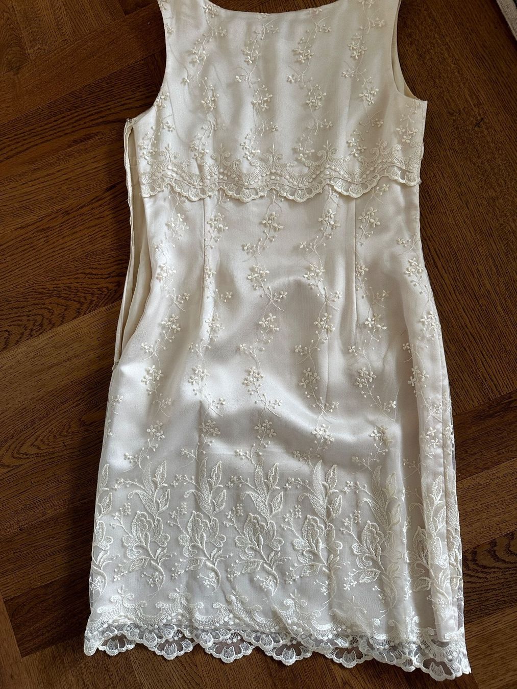 Kleider: Weisses Spitzenkleid – Gebraucht aus Zürich von Koska 3