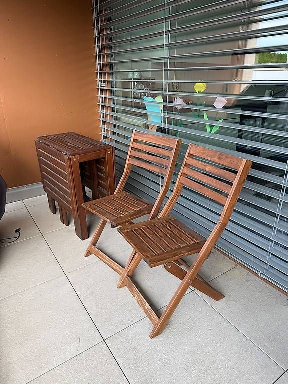 Set de table et chaises: Tisch einklappbar und 2 Stühle – D'occasion à Fällanden par maexel 3