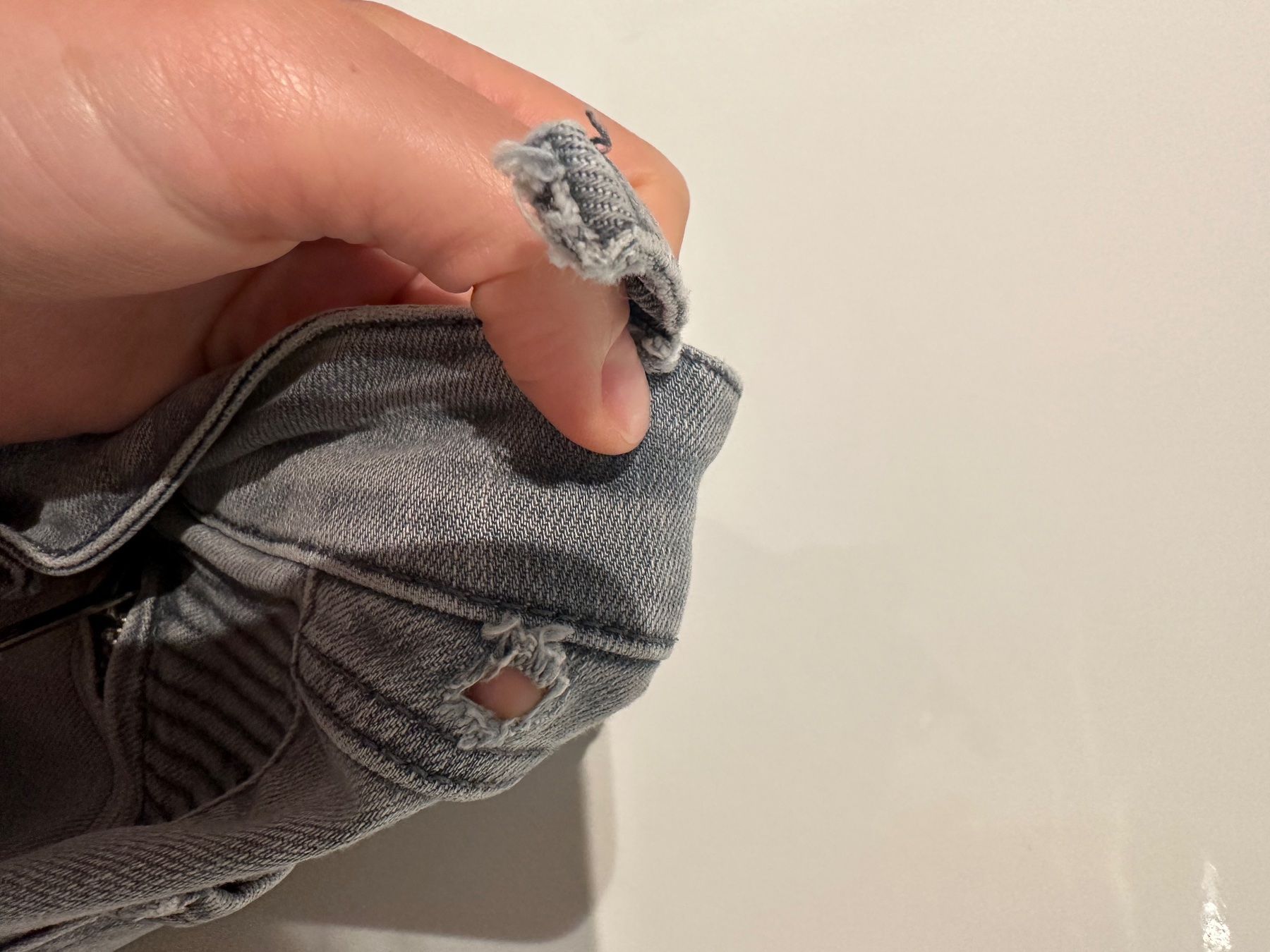 Zara Pantaloni: Denim-Hose ZARA grau – Usato da Uster venduto da Monika_OB 5