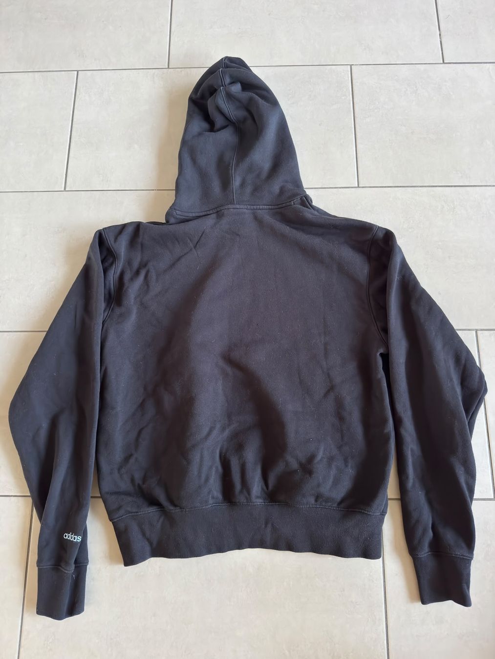 Adidas Pullover & Sweatshirts: Adidas Black Hoodie – Gebraucht aus ebikon von tho_52xf 1