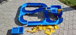 Waterplay Wasserbahn mit blauen und gelben Teilen gebraucht
