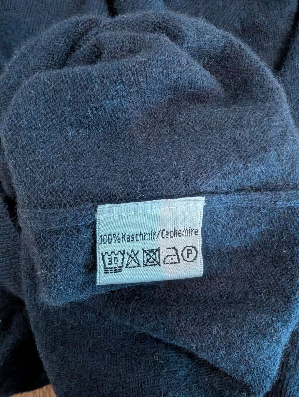Pulls & Sweat-shirts: Dunkelblauer Kashmir Pullover – D'occasion à Weinfelden par AleKa5 3
