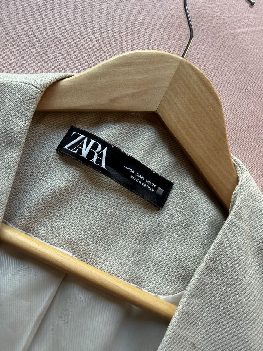 Zara Vestes: Blazer Zara beige – Neuf (Voir description) à Ravoire par cel_svl7 1